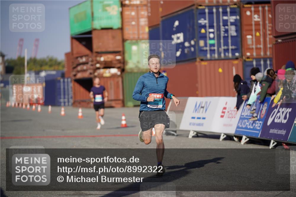 03.10.2025 - Köhlbrandbrückenlauf Michael Burmester http://msf.ph/oto/8992322 03.10.2025 09:51:40 Ziel 1034, 3350 meine-sportfotos.de