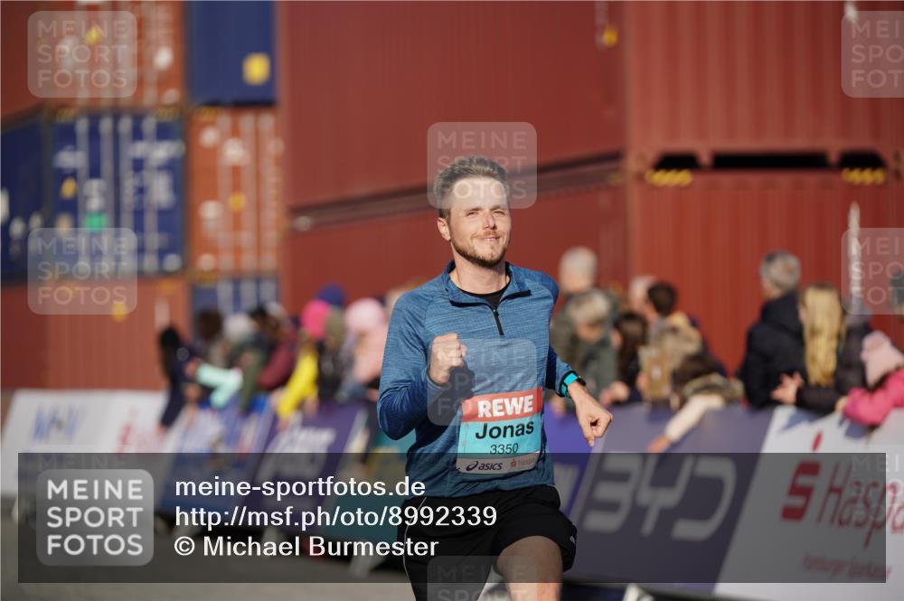 03.10.2025 - Köhlbrandbrückenlauf Michael Burmester http://msf.ph/oto/8992339 03.10.2025 09:51:42 Ziel 1034, 3350 meine-sportfotos.de