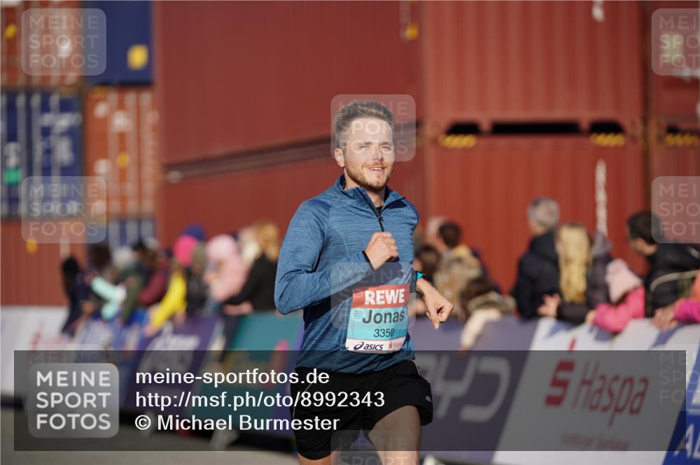 03.10.2025 - Köhlbrandbrückenlauf Michael Burmester http://msf.ph/oto/8992343 03.10.2025 09:51:42 Ziel 1034, 3350 meine-sportfotos.de
