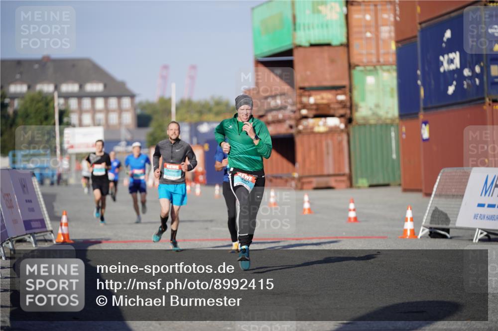 03.10.2025 - Köhlbrandbrückenlauf Michael Burmester http://msf.ph/oto/8992415 03.10.2025 09:51:59 Ziel 1026, 1187, 3086, 3756 meine-sportfotos.de