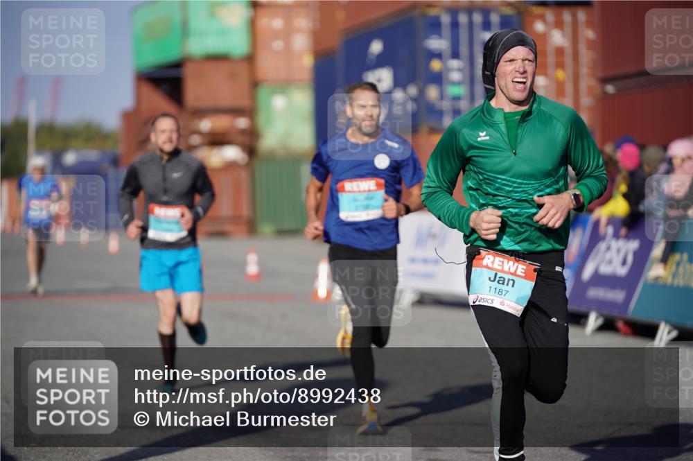03.10.2025 - Köhlbrandbrückenlauf Michael Burmester http://msf.ph/oto/8992438 03.10.2025 09:52:02 Ziel 1026, 1187, 3756 meine-sportfotos.de