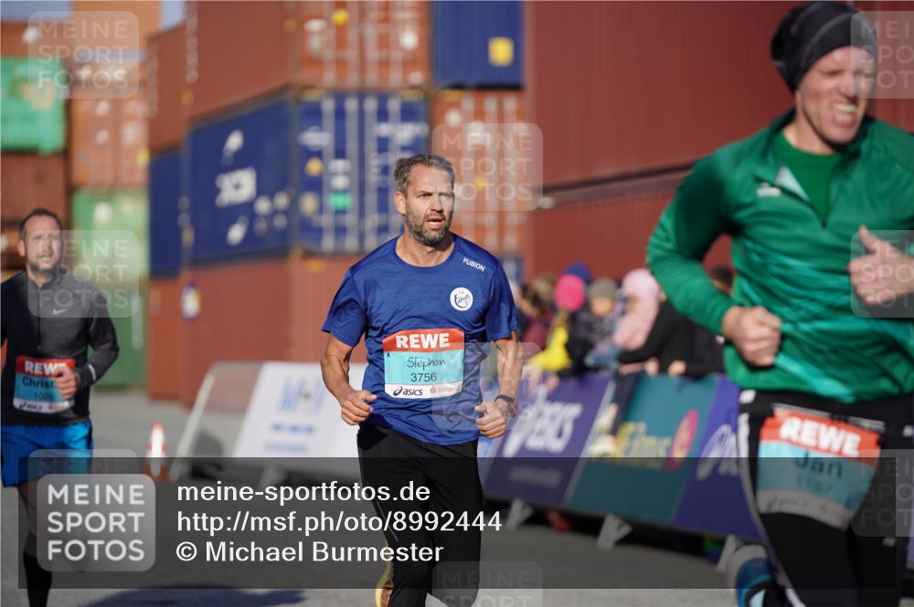 03.10.2025 - Köhlbrandbrückenlauf Michael Burmester http://msf.ph/oto/8992444 03.10.2025 09:52:02 Ziel 1026, 1187, 3756 meine-sportfotos.de