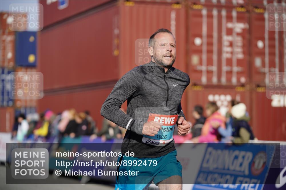 03.10.2025 - Köhlbrandbrückenlauf Michael Burmester http://msf.ph/oto/8992479 03.10.2025 09:52:04 Ziel 1026, 1187, 2722, 3248, 3756 meine-sportfotos.de
