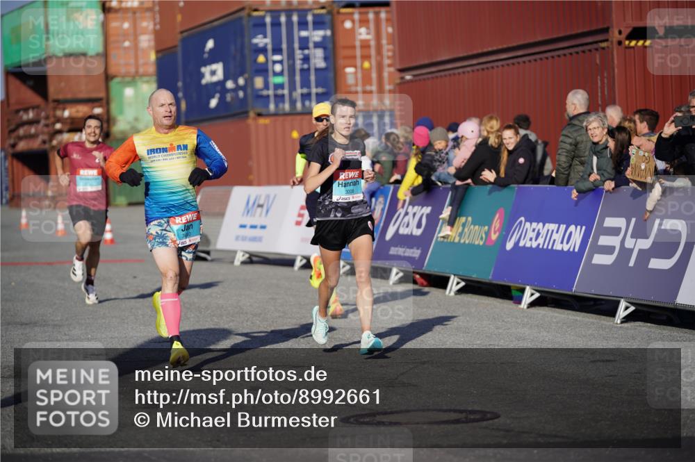 03.10.2025 - Köhlbrandbrückenlauf Michael Burmester http://msf.ph/oto/8992661 03.10.2025 09:52:33 Ziel 1019, 1055, 2792, 3008, 3610 meine-sportfotos.de