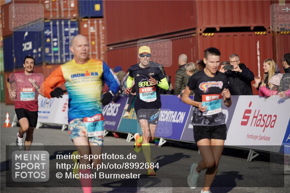 03.10.2025 - Köhlbrandbrückenlauf Michael Burmester http://msf.ph/oto/8992684 03.10.2025 09:52:35 Ziel 1019, 1055, 2792, 3008, 3610 meine-sportfotos.de