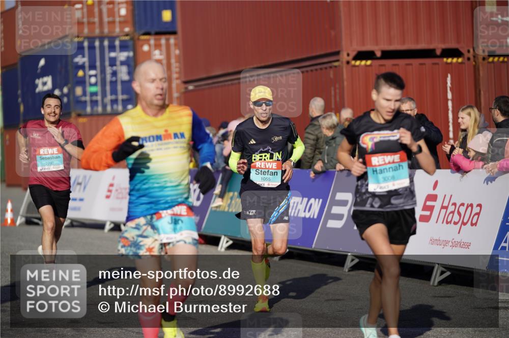 03.10.2025 - Köhlbrandbrückenlauf Michael Burmester http://msf.ph/oto/8992688 03.10.2025 09:52:35 Ziel 1019, 1055, 2792, 3008, 3610 meine-sportfotos.de