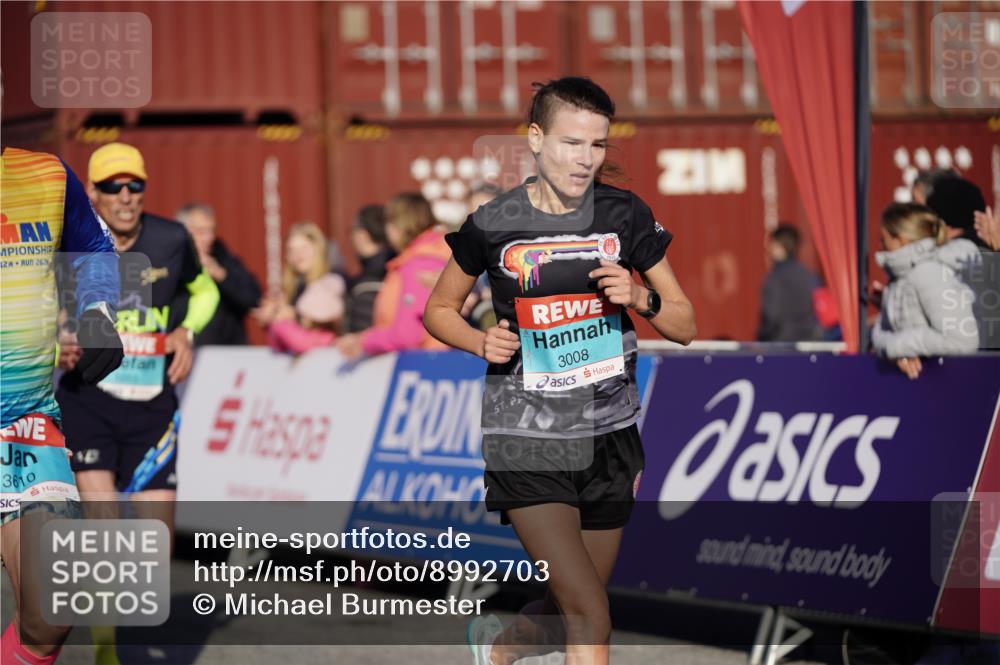 03.10.2025 - Köhlbrandbrückenlauf Michael Burmester http://msf.ph/oto/8992703 03.10.2025 09:52:36 Ziel 1019, 1055, 2792, 3008, 3610 meine-sportfotos.de