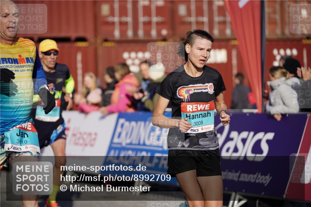 03.10.2025 - Köhlbrandbrückenlauf Michael Burmester http://msf.ph/oto/8992709 03.10.2025 09:52:36 Ziel 1019, 1055, 2792, 3008, 3610 meine-sportfotos.de