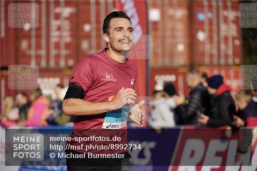 03.10.2025 - Köhlbrandbrückenlauf Michael Burmester http://msf.ph/oto/8992734 03.10.2025 09:52:37 Ziel 1019, 1055, 2792, 3008, 3610, 3712 meine-sportfotos.de
