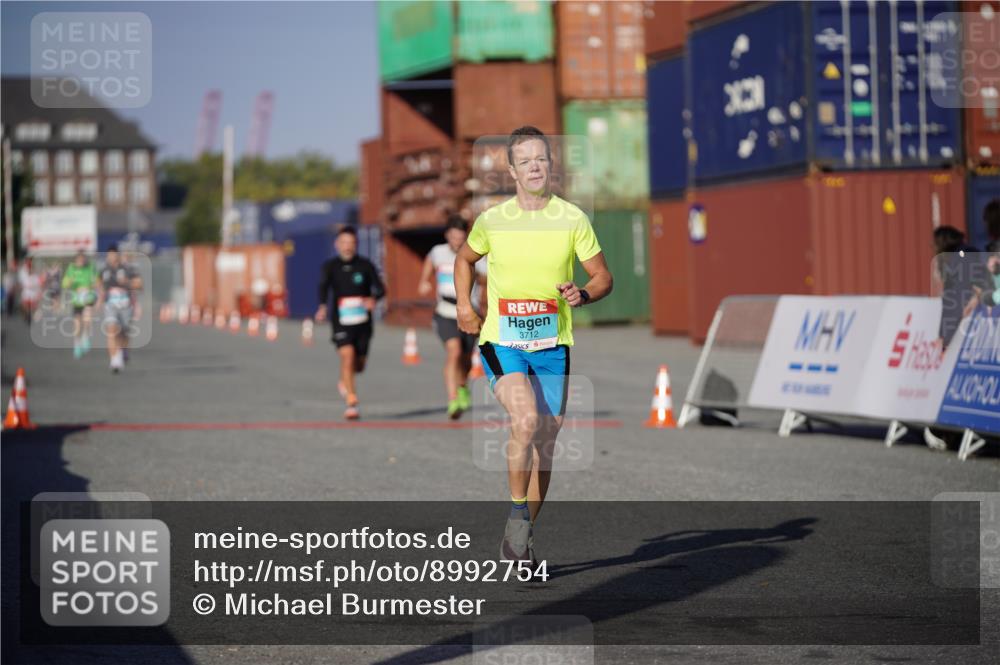 03.10.2025 - Köhlbrandbrückenlauf Michael Burmester http://msf.ph/oto/8992754 03.10.2025 09:52:40 Ziel 1019, 1055, 2792, 3008, 3610, 3712 meine-sportfotos.de