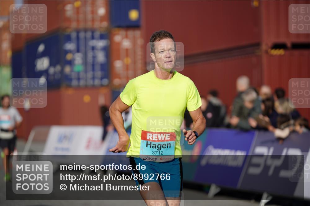 03.10.2025 - Köhlbrandbrückenlauf Michael Burmester http://msf.ph/oto/8992766 03.10.2025 09:52:42 Ziel 1055, 2792, 2933, 3008, 3269, 3712 meine-sportfotos.de