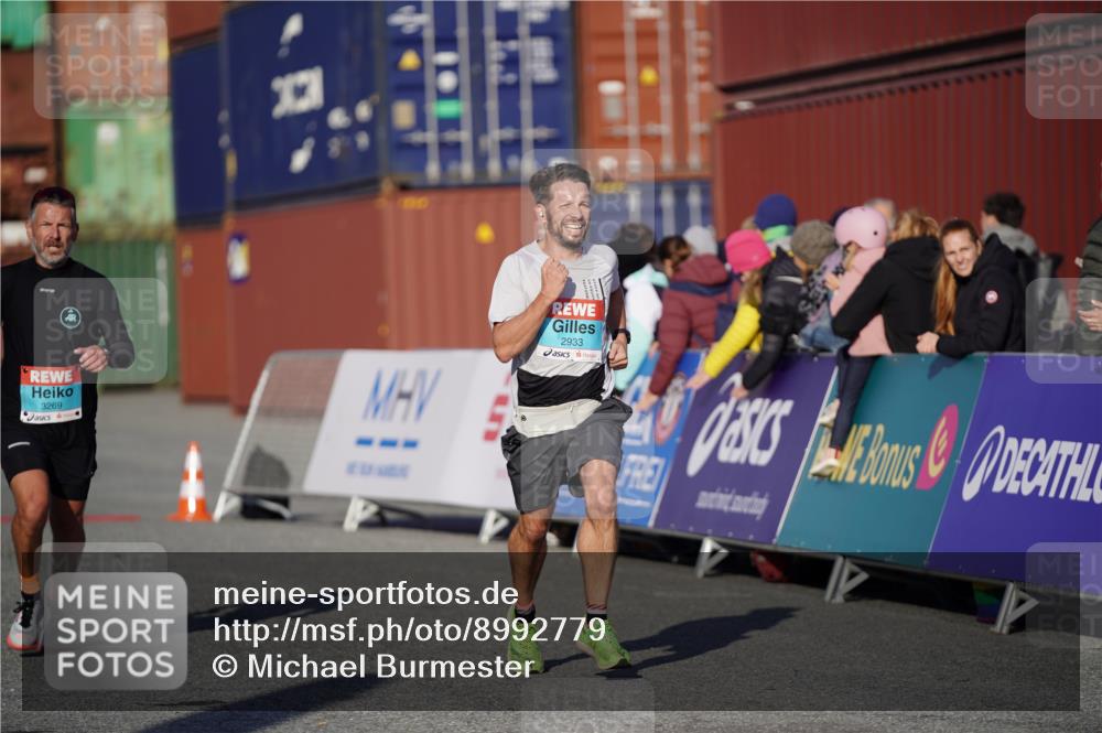 03.10.2025 - Köhlbrandbrückenlauf Michael Burmester http://msf.ph/oto/8992779 03.10.2025 09:52:45 Ziel 2933, 3269, 3712 meine-sportfotos.de