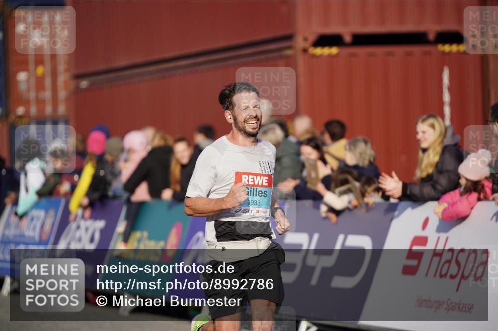 03.10.2025 - Köhlbrandbrückenlauf Michael Burmester http://msf.ph/oto/8992786 03.10.2025 09:52:46 Ziel 2933, 3269, 3712 meine-sportfotos.de