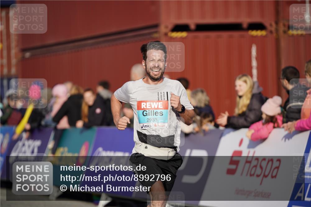 03.10.2025 - Köhlbrandbrückenlauf Michael Burmester http://msf.ph/oto/8992796 03.10.2025 09:52:46 Ziel 2933, 3269, 3712 meine-sportfotos.de