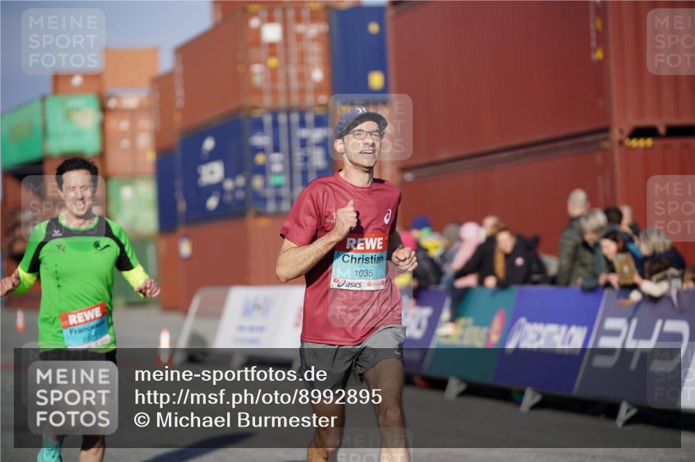 03.10.2025 - Köhlbrandbrückenlauf Michael Burmester http://msf.ph/oto/8992895 03.10.2025 09:52:54 Ziel 1035, 2705, 2933, 3269, 3629 meine-sportfotos.de