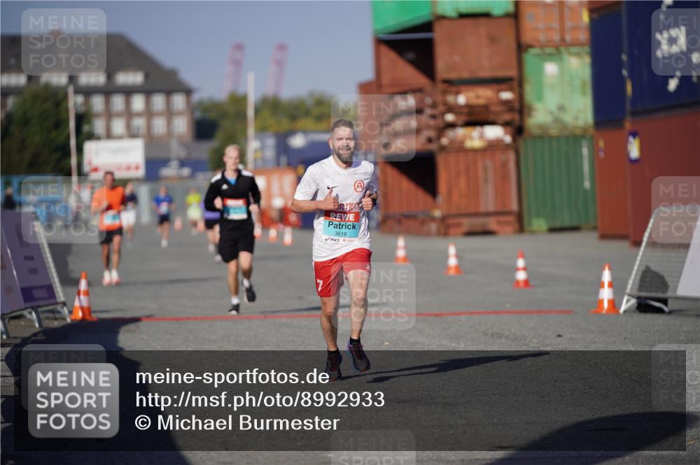03.10.2025 - Köhlbrandbrückenlauf Michael Burmester http://msf.ph/oto/8992933 03.10.2025 09:53:06 Ziel 3618 meine-sportfotos.de