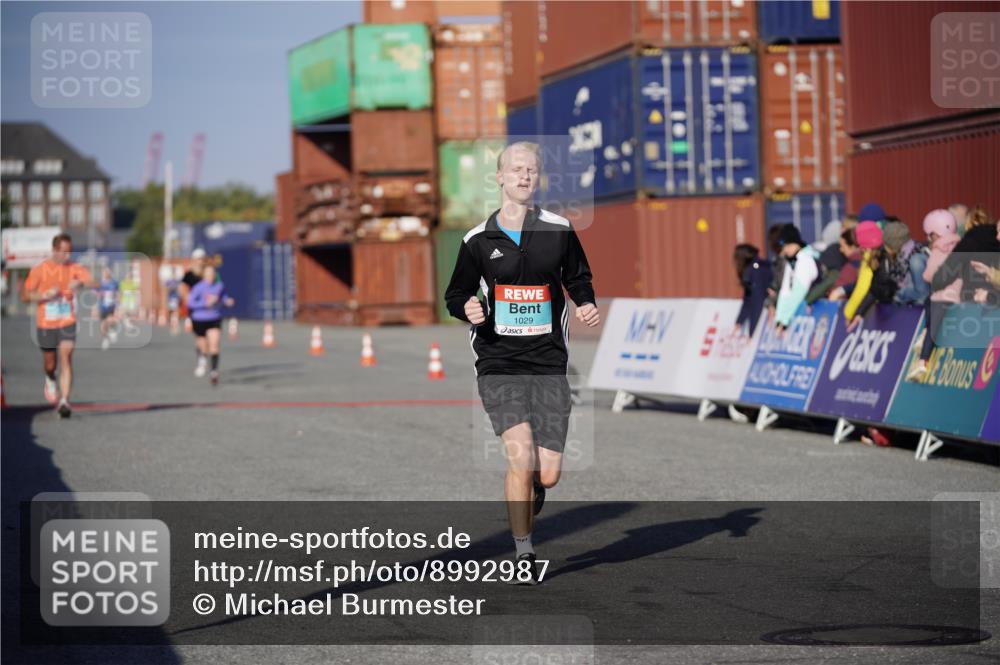 03.10.2025 - Köhlbrandbrückenlauf Michael Burmester http://msf.ph/oto/8992987 03.10.2025 09:53:12 Ziel 1012, 1029, 3618 meine-sportfotos.de
