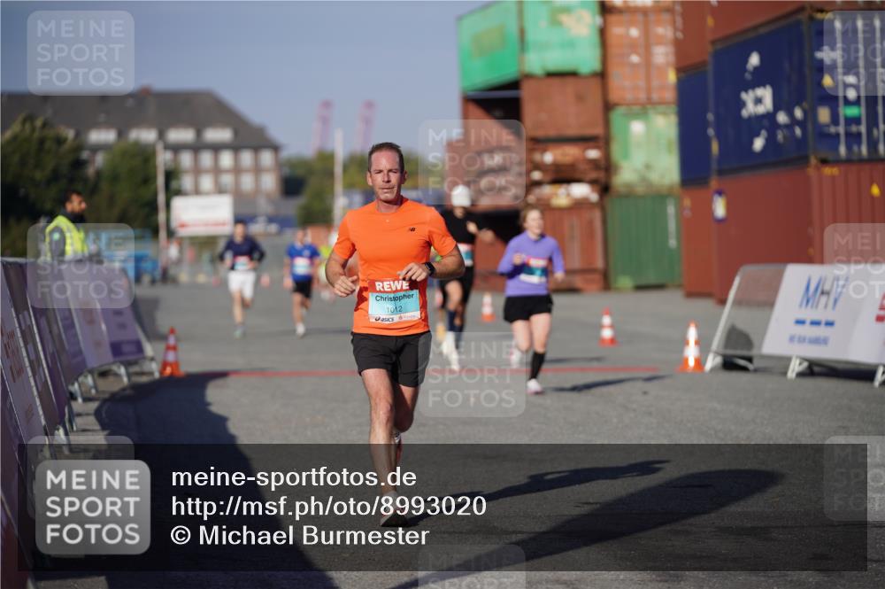 03.10.2025 - Köhlbrandbrückenlauf Michael Burmester http://msf.ph/oto/8993020 03.10.2025 09:53:16 Ziel 1012, 1029, 3618, 3704 meine-sportfotos.de