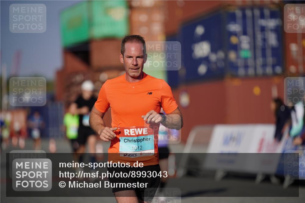 03.10.2025 - Köhlbrandbrückenlauf Michael Burmester http://msf.ph/oto/8993043 03.10.2025 09:53:17 Ziel 1012, 1029, 3618, 3704 meine-sportfotos.de
