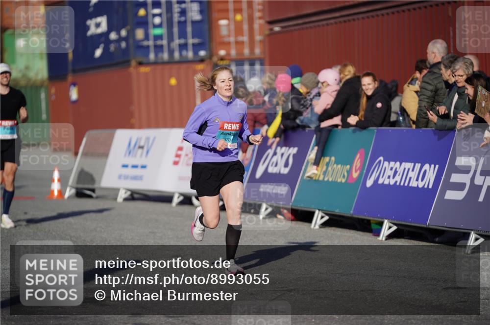 03.10.2025 - Köhlbrandbrückenlauf Michael Burmester http://msf.ph/oto/8993055 03.10.2025 09:53:19 Ziel 1012, 1029, 3299, 3704 meine-sportfotos.de