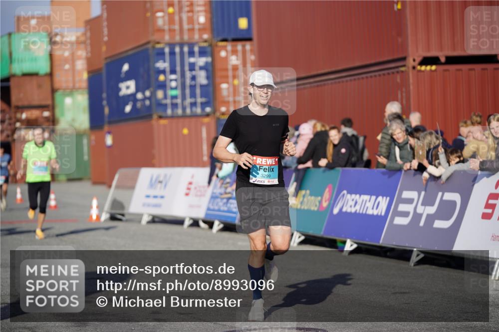 03.10.2025 - Köhlbrandbrückenlauf Michael Burmester http://msf.ph/oto/8993096 03.10.2025 09:53:23 Ziel 1012, 3078, 3226, 3262, 3299, 3704 meine-sportfotos.de