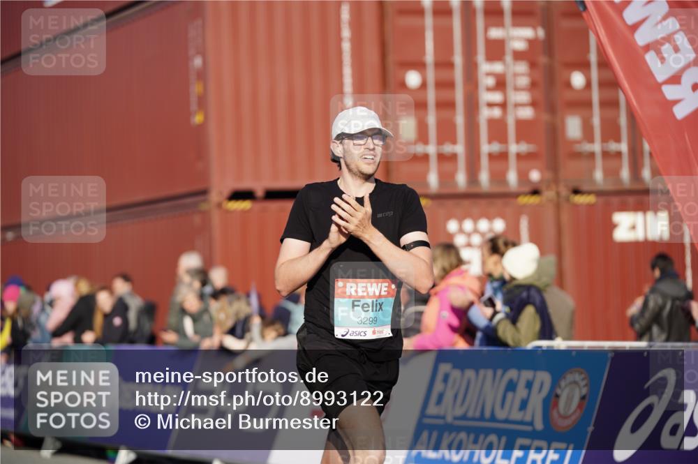 03.10.2025 - Köhlbrandbrückenlauf Michael Burmester http://msf.ph/oto/8993122 03.10.2025 09:53:24 Ziel 1012, 3078, 3226, 3262, 3299, 3704 meine-sportfotos.de