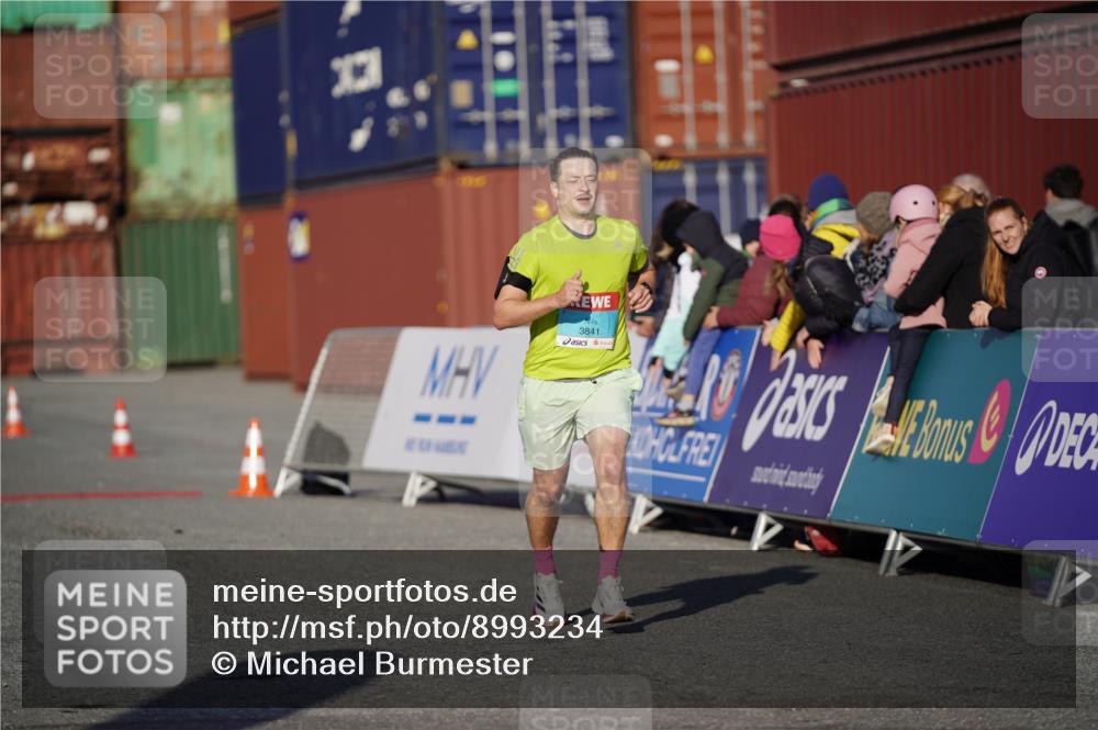 03.10.2025 - Köhlbrandbrückenlauf Michael Burmester http://msf.ph/oto/8993234 03.10.2025 09:53:34 Ziel 2831, 3078, 3226, 3262, 3841 meine-sportfotos.de