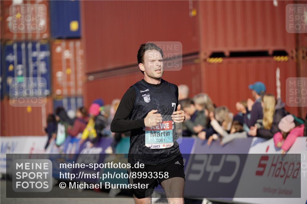 03.10.2025 - Köhlbrandbrückenlauf Michael Burmester http://msf.ph/oto/8993358 03.10.2025 09:54:23 Ziel 1061, 1462 meine-sportfotos.de