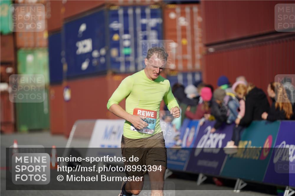 03.10.2025 - Köhlbrandbrückenlauf Michael Burmester http://msf.ph/oto/8993394 03.10.2025 09:54:27 Ziel 1061, 1462 meine-sportfotos.de