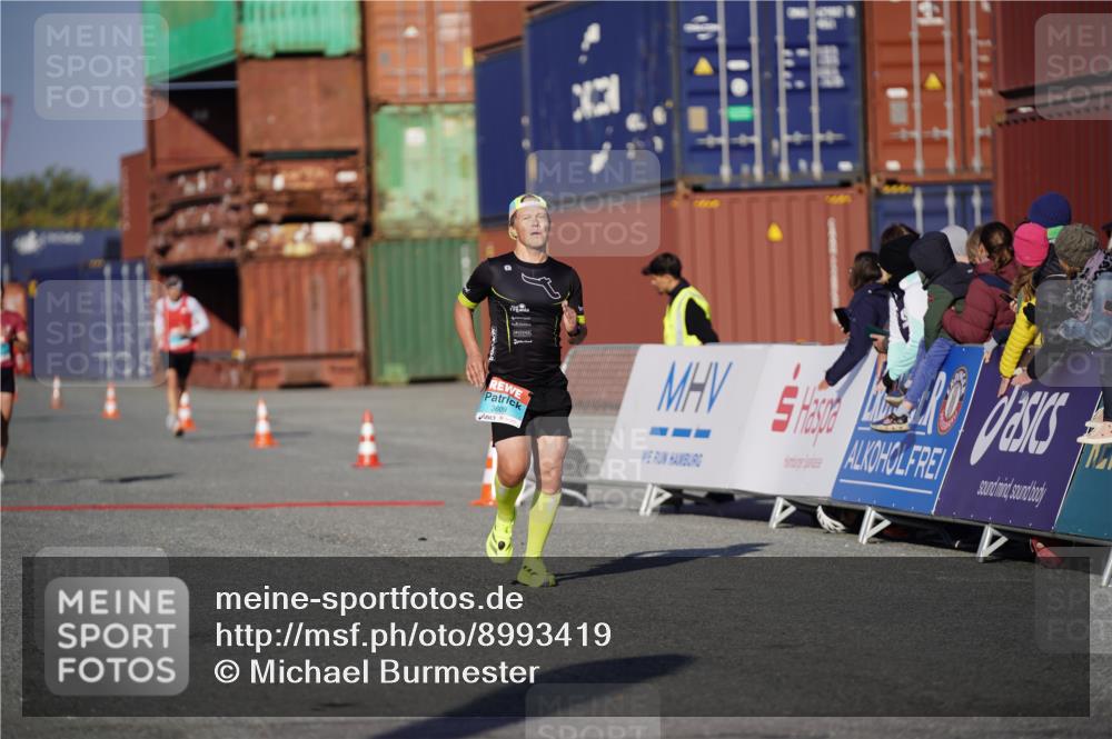 03.10.2025 - Köhlbrandbrückenlauf Michael Burmester http://msf.ph/oto/8993419 03.10.2025 09:54:38 Ziel 3609 meine-sportfotos.de