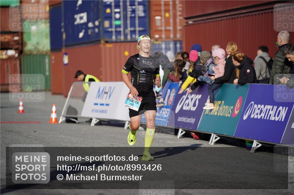 03.10.2025 - Köhlbrandbrückenlauf Michael Burmester http://msf.ph/oto/8993426 03.10.2025 09:54:39 Ziel 3609 meine-sportfotos.de