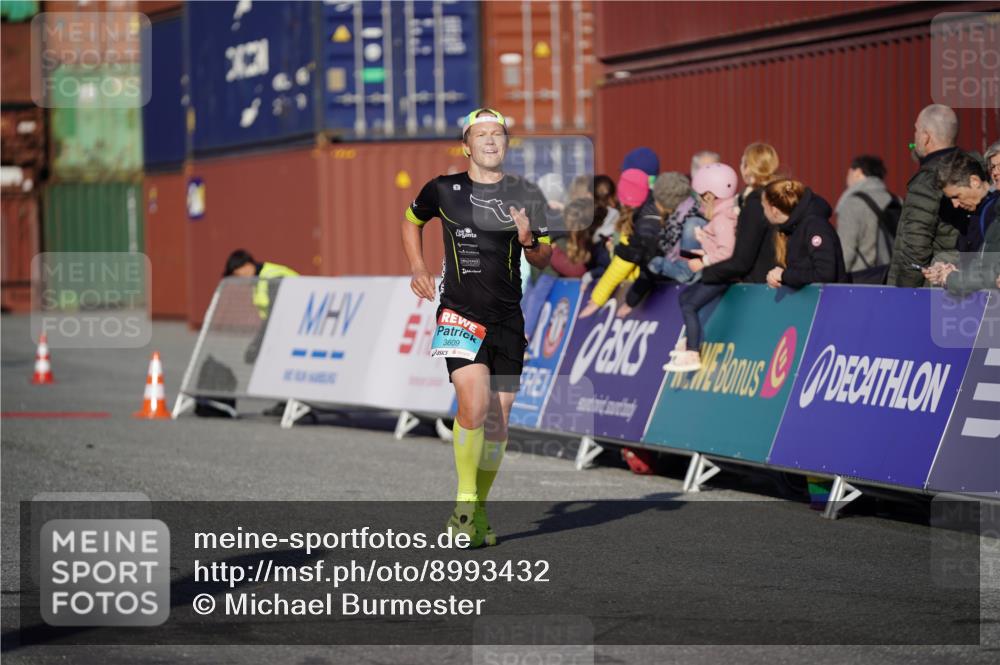03.10.2025 - Köhlbrandbrückenlauf Michael Burmester http://msf.ph/oto/8993432 03.10.2025 09:54:40 Ziel 3609 meine-sportfotos.de