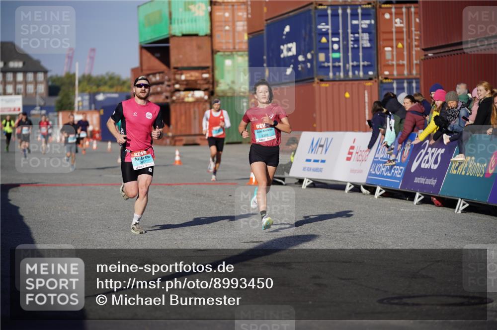 03.10.2025 - Köhlbrandbrückenlauf Michael Burmester http://msf.ph/oto/8993450 03.10.2025 09:54:43 Ziel 2961, 3376, 3609 meine-sportfotos.de