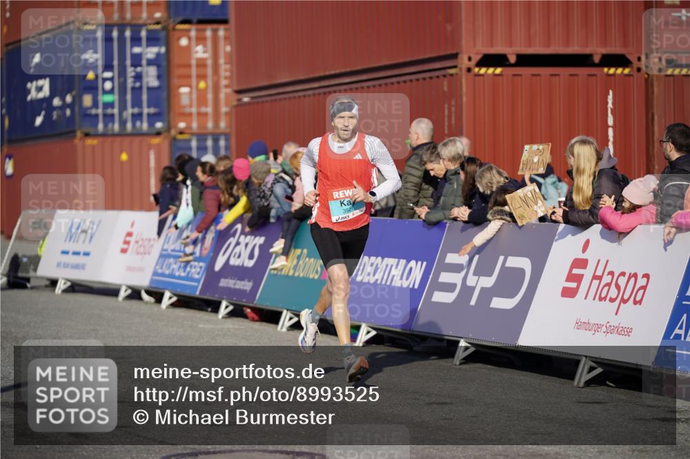 03.10.2025 - Köhlbrandbrückenlauf Michael Burmester http://msf.ph/oto/8993525 03.10.2025 09:54:49 Ziel 1268, 2961, 3193, 3376, 3527, 3609 meine-sportfotos.de