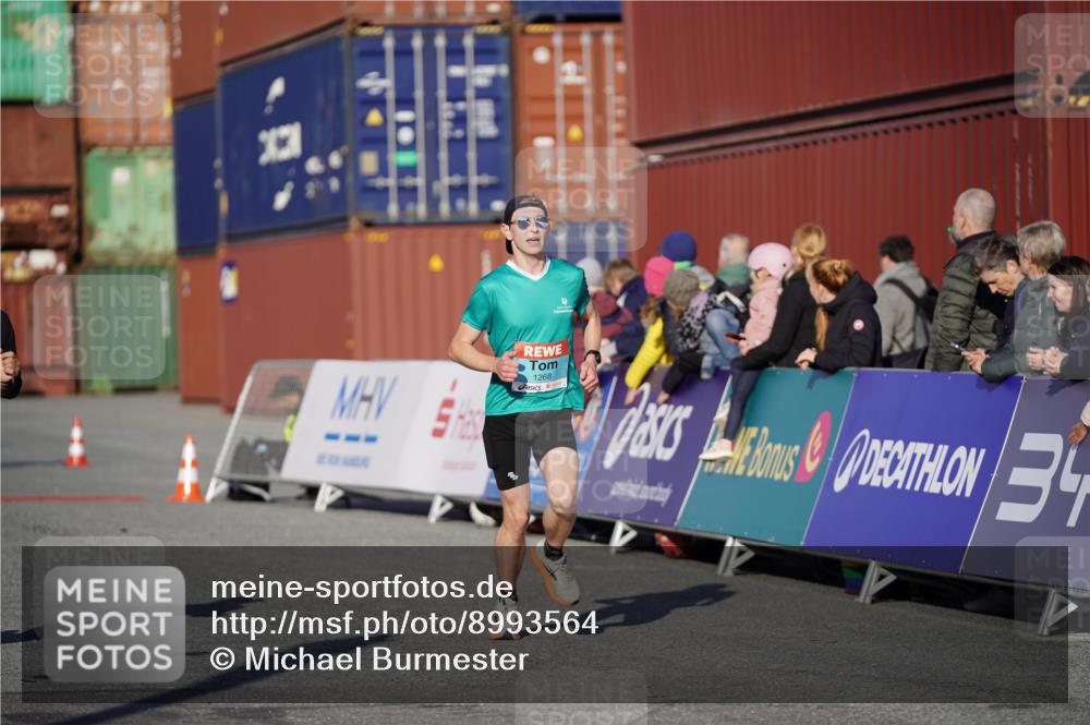 03.10.2025 - Köhlbrandbrückenlauf Michael Burmester http://msf.ph/oto/8993564 03.10.2025 09:54:52 Ziel 1268, 2961, 3193, 3376, 3527 meine-sportfotos.de