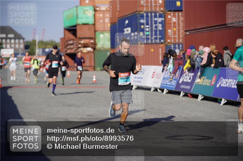 03.10.2025 - Köhlbrandbrückenlauf Michael Burmester http://msf.ph/oto/8993576 03.10.2025 09:54:54 Ziel 1268, 3193, 3288, 3527 meine-sportfotos.de