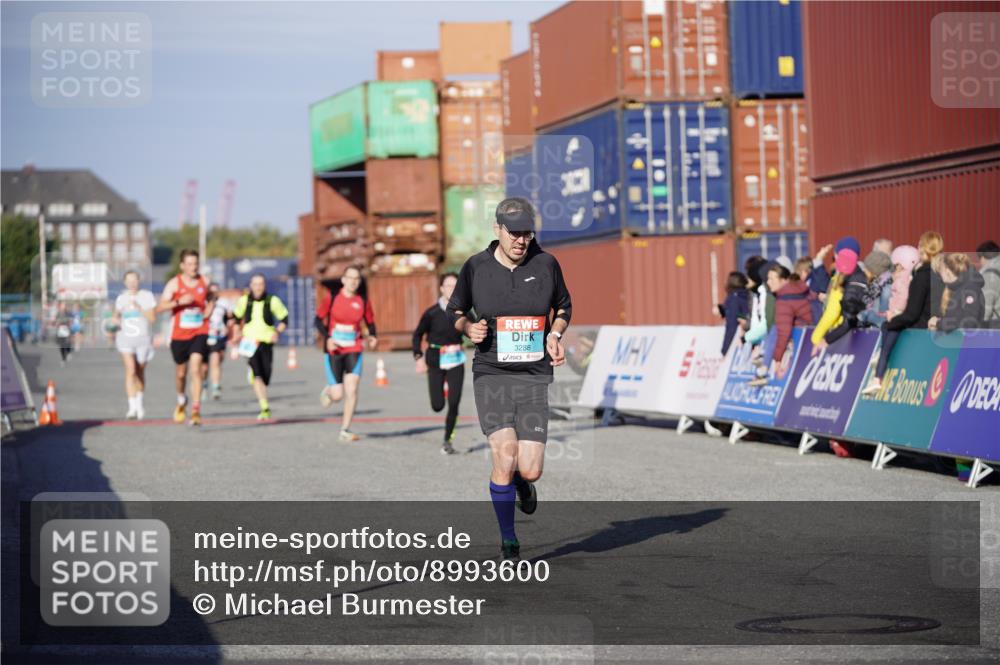 03.10.2025 - Köhlbrandbrückenlauf Michael Burmester http://msf.ph/oto/8993600 03.10.2025 09:54:57 Ziel 1268, 3083, 3152, 3193, 3288, 3490, 3527, 3628 meine-sportfotos.de
