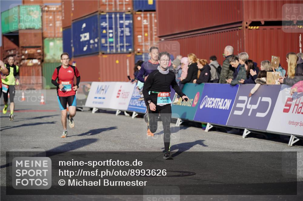 03.10.2025 - Köhlbrandbrückenlauf Michael Burmester http://msf.ph/oto/8993626 03.10.2025 09:54:59 Ziel 1268, 3083, 3152, 3193, 3288, 3490, 3628, 3715, 3720 meine-sportfotos.de