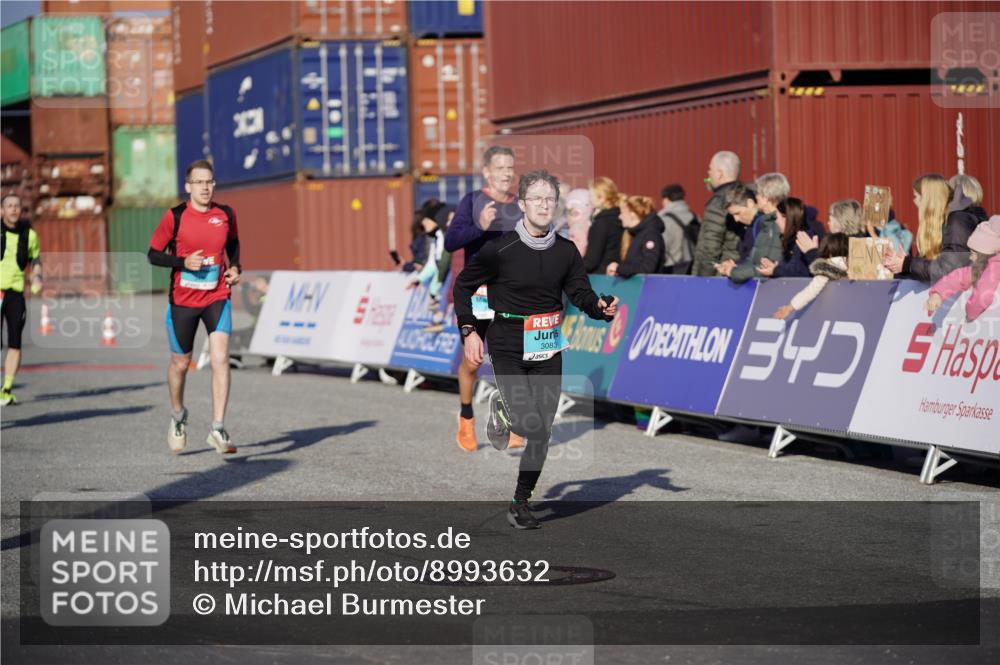 03.10.2025 - Köhlbrandbrückenlauf Michael Burmester http://msf.ph/oto/8993632 03.10.2025 09:54:59 Ziel 1268, 3083, 3152, 3193, 3288, 3490, 3628, 3715, 3720 meine-sportfotos.de