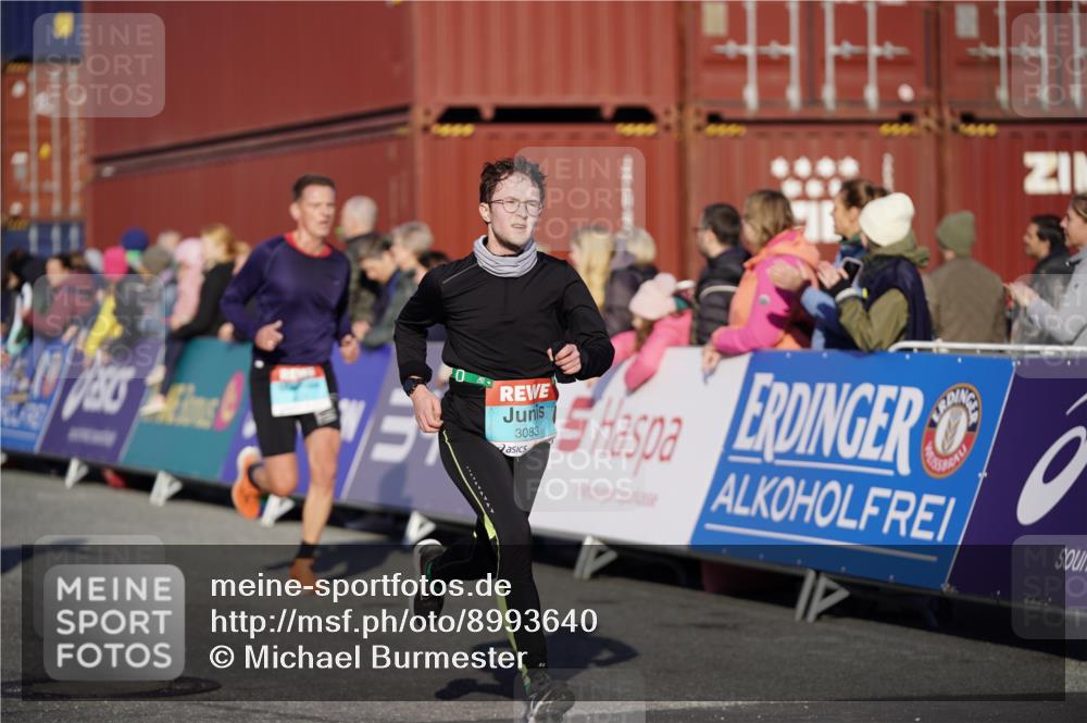 03.10.2025 - Köhlbrandbrückenlauf Michael Burmester http://msf.ph/oto/8993640 03.10.2025 09:55:00 Ziel 1268, 3083, 3152, 3193, 3288, 3490, 3628, 3715, 3720 meine-sportfotos.de