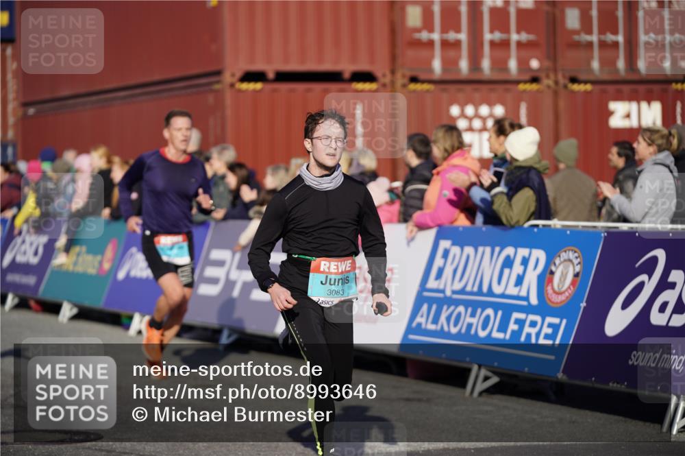 03.10.2025 - Köhlbrandbrückenlauf Michael Burmester http://msf.ph/oto/8993646 03.10.2025 09:55:00 Ziel 1268, 3083, 3152, 3193, 3288, 3490, 3628, 3715, 3720 meine-sportfotos.de