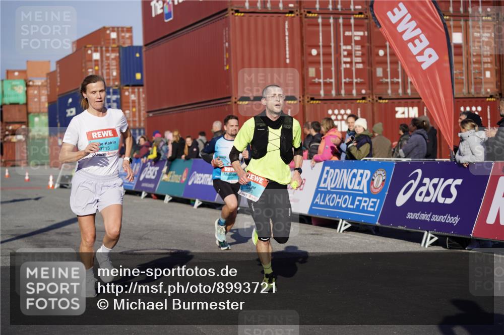 03.10.2025 - Köhlbrandbrückenlauf Michael Burmester http://msf.ph/oto/8993721 03.10.2025 09:55:04 Ziel 2879, 3083, 3152, 3288, 3490, 3628, 3702, 3715, 3720 meine-sportfotos.de