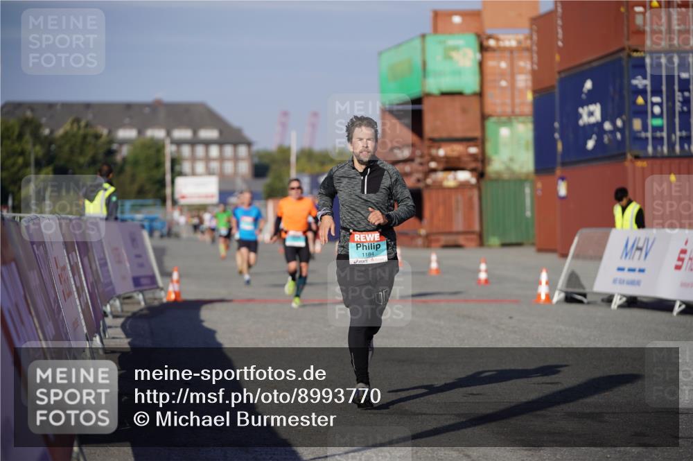 03.10.2025 - Köhlbrandbrückenlauf Michael Burmester http://msf.ph/oto/8993770 03.10.2025 09:55:15 Ziel 1184, 3702 meine-sportfotos.de