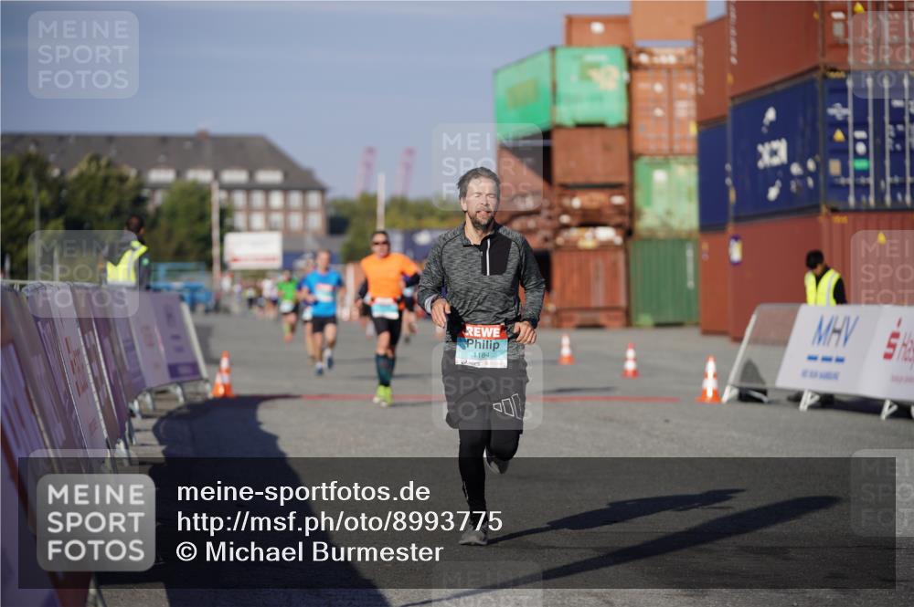 03.10.2025 - Köhlbrandbrückenlauf Michael Burmester http://msf.ph/oto/8993775 03.10.2025 09:55:15 Ziel 1184, 3702 meine-sportfotos.de
