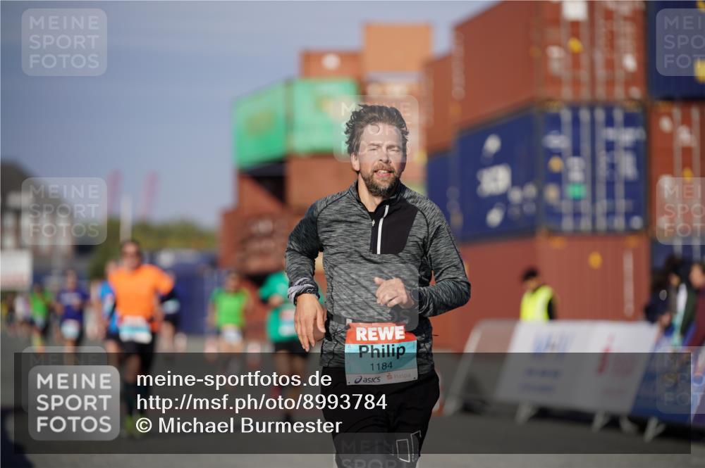 03.10.2025 - Köhlbrandbrückenlauf Michael Burmester http://msf.ph/oto/8993784 03.10.2025 09:55:16 Ziel 1184, 3266 meine-sportfotos.de