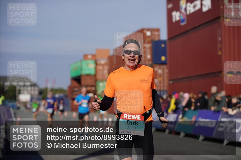 03.10.2025 - Köhlbrandbrückenlauf Michael Burmester http://msf.ph/oto/8993826 03.10.2025 09:55:22 Ziel 1030, 1040, 1184, 2704, 3185, 3266 meine-sportfotos.de