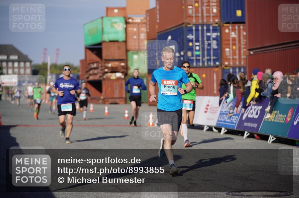 03.10.2025 - Köhlbrandbrückenlauf Michael Burmester http://msf.ph/oto/8993855 03.10.2025 09:55:24 Ziel 1030, 1040, 2704, 3185, 3266 meine-sportfotos.de