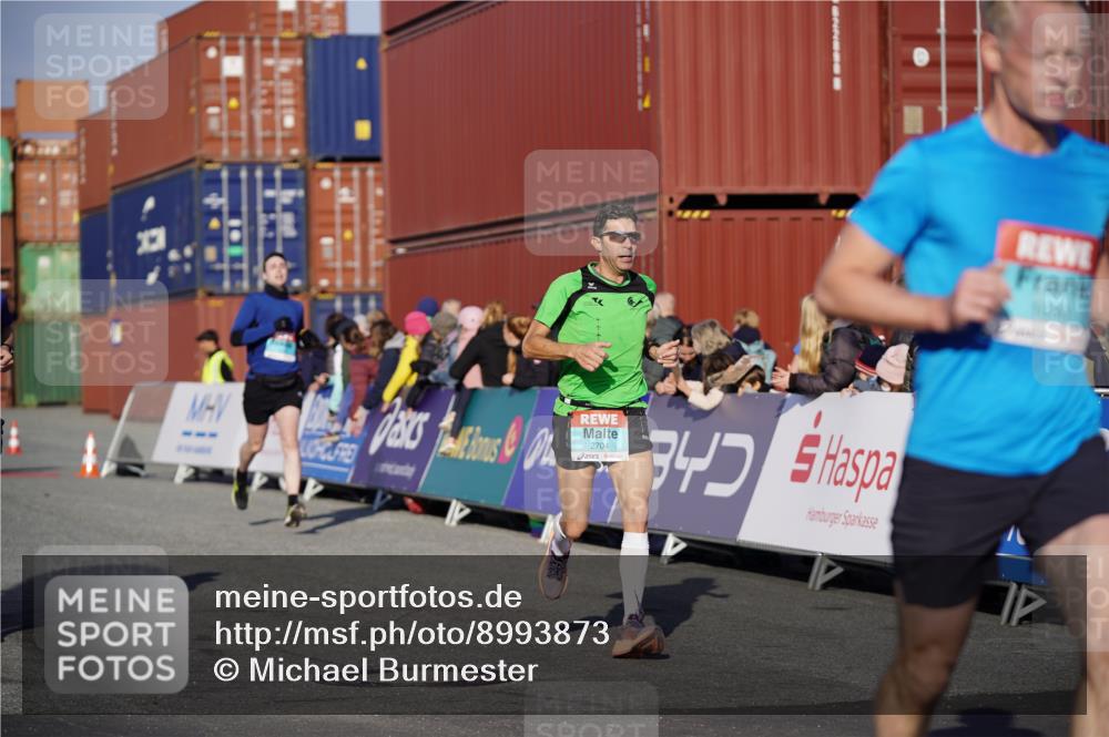 03.10.2025 - Köhlbrandbrückenlauf Michael Burmester http://msf.ph/oto/8993873 03.10.2025 09:55:26 Ziel 1016, 1030, 1040, 2704, 3185, 3266 meine-sportfotos.de
