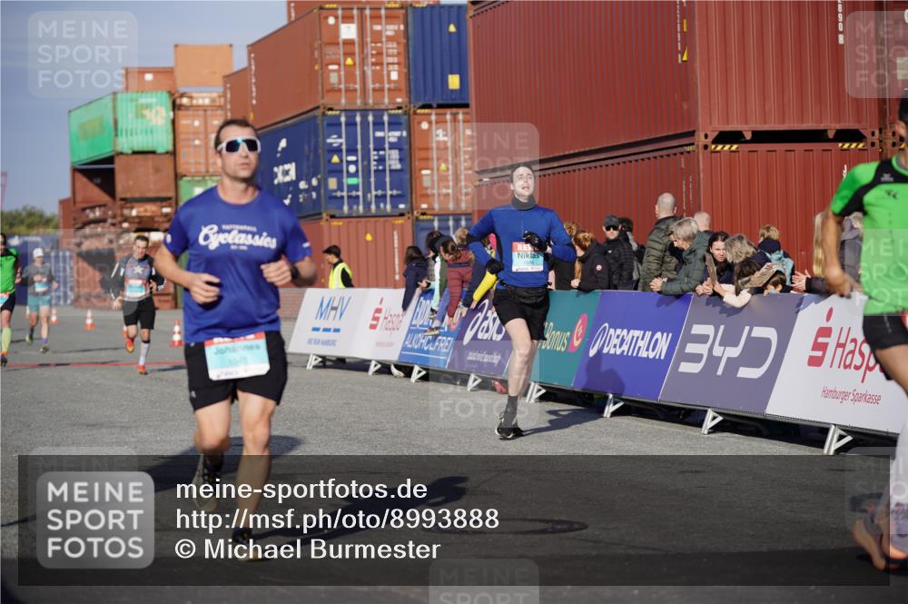 03.10.2025 - Köhlbrandbrückenlauf Michael Burmester http://msf.ph/oto/8993888 03.10.2025 09:55:27 Ziel 1016, 1030, 1040, 2704, 3185, 3266 meine-sportfotos.de