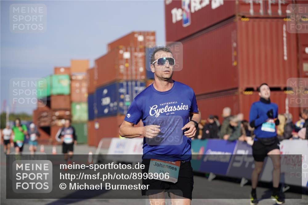 03.10.2025 - Köhlbrandbrückenlauf Michael Burmester http://msf.ph/oto/8993906 03.10.2025 09:55:28 Ziel 1016, 1030, 1040, 2703, 2704, 2934, 3185, 3266 meine-sportfotos.de